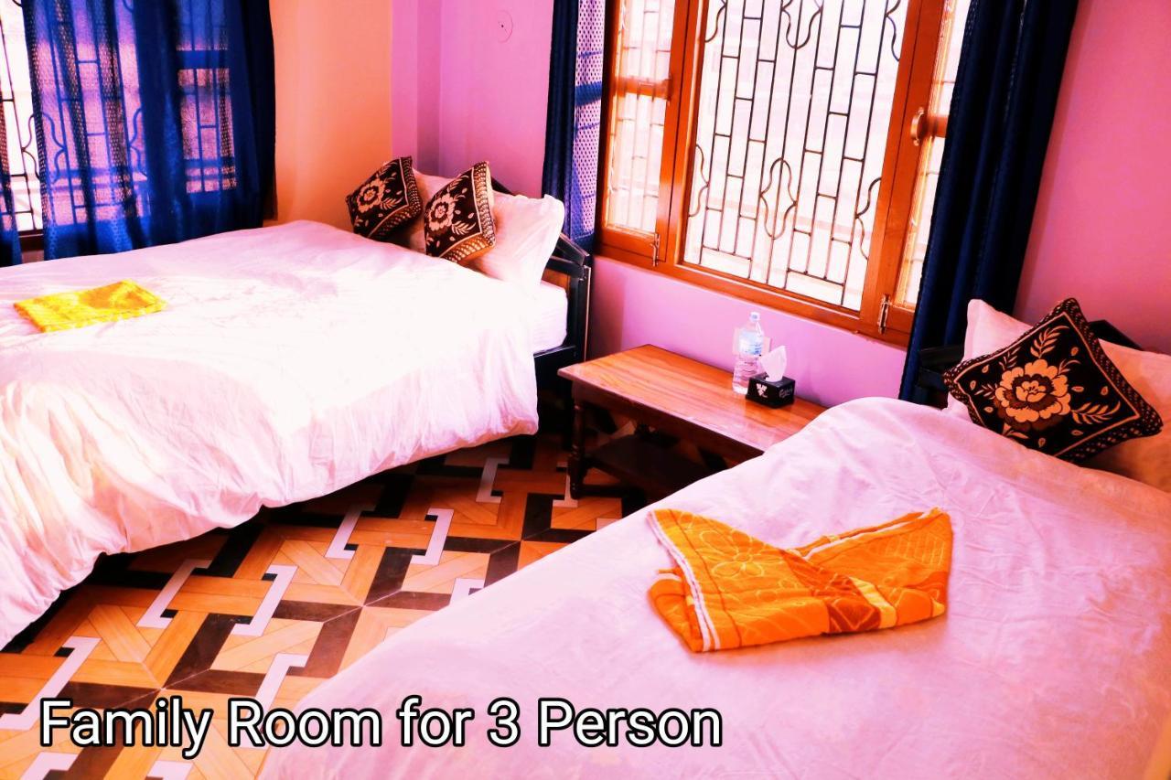 Hotel National Park Sauraha Bagian luar foto