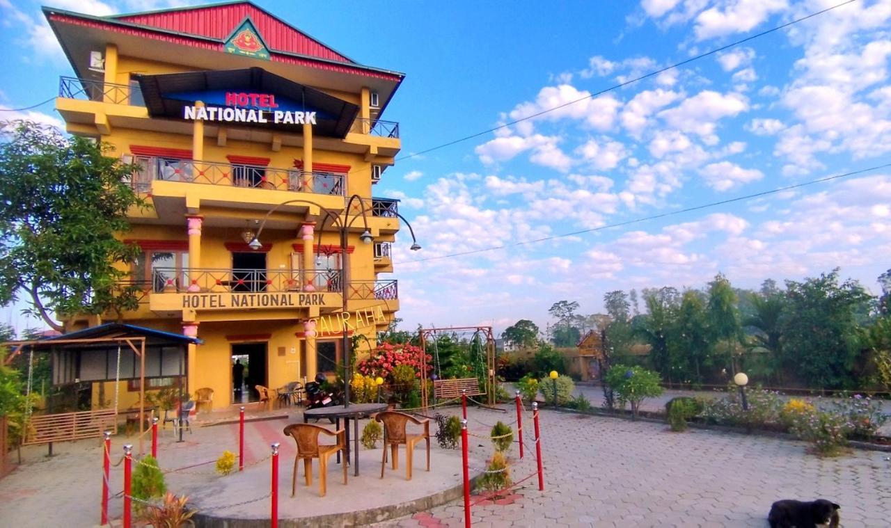 Hotel National Park Sauraha Bagian luar foto