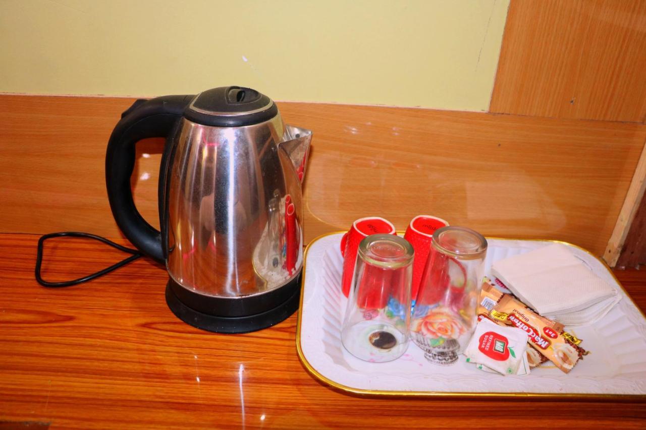 Hotel National Park Sauraha Bagian luar foto