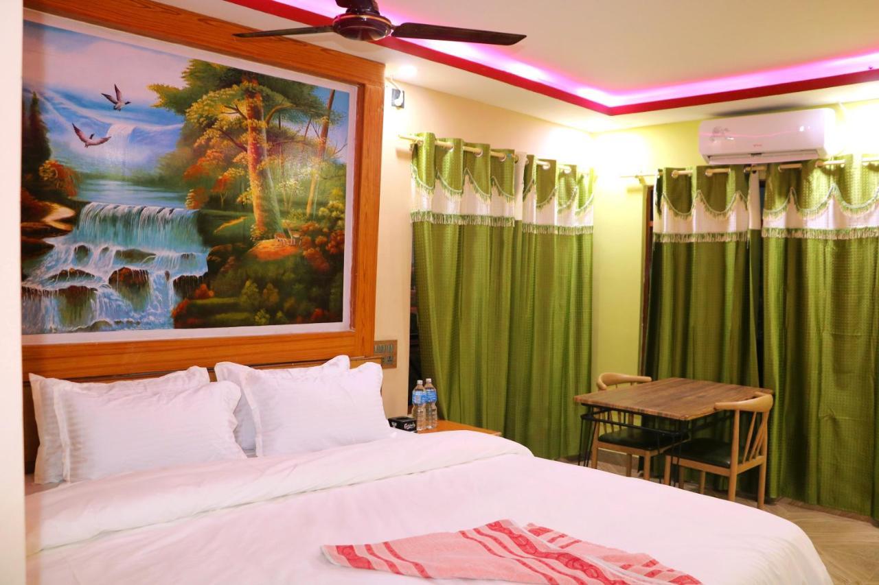 Hotel National Park Sauraha Bagian luar foto